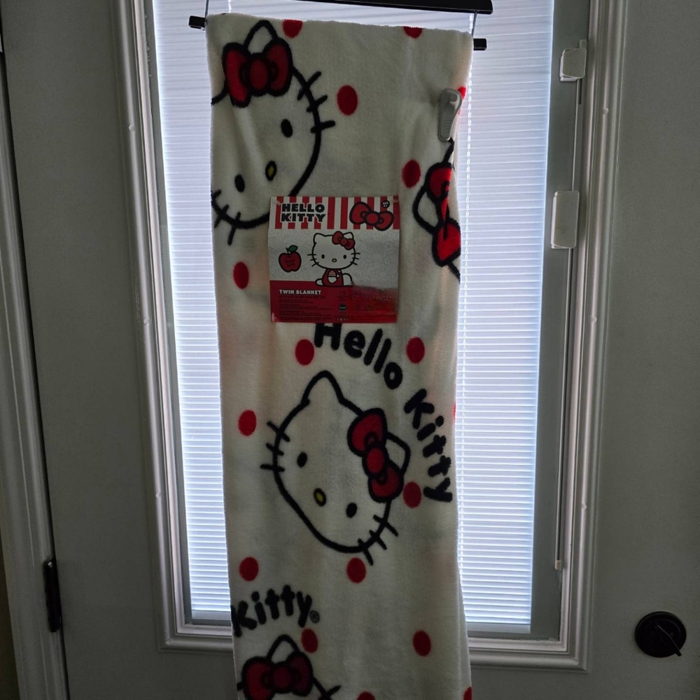 Hello Kitty blanket TWIN